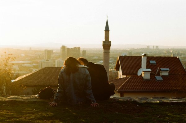 Quels sont les meilleurs spots pour observer les baleines autour des îles Féroé : conseils et périodes ?